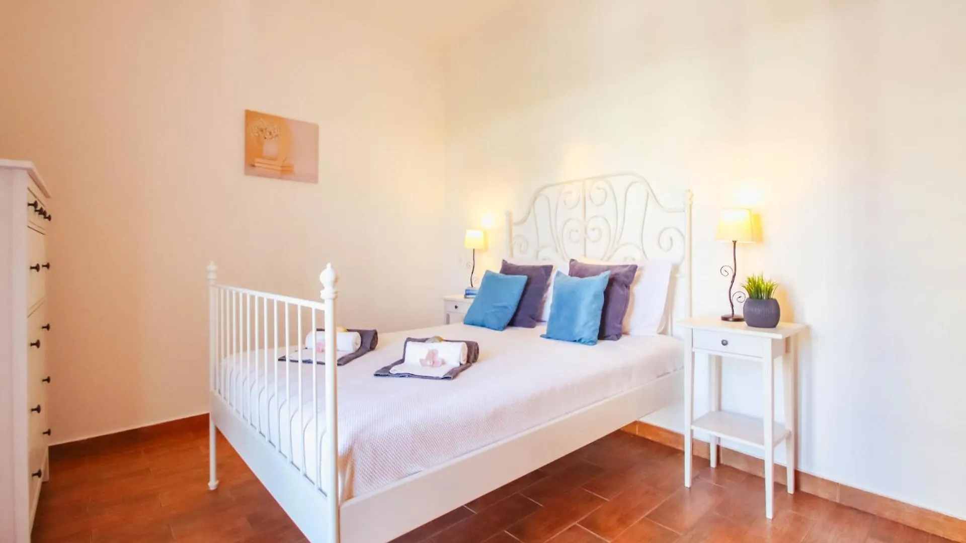 Charming Villa With Private Pool Albufeira