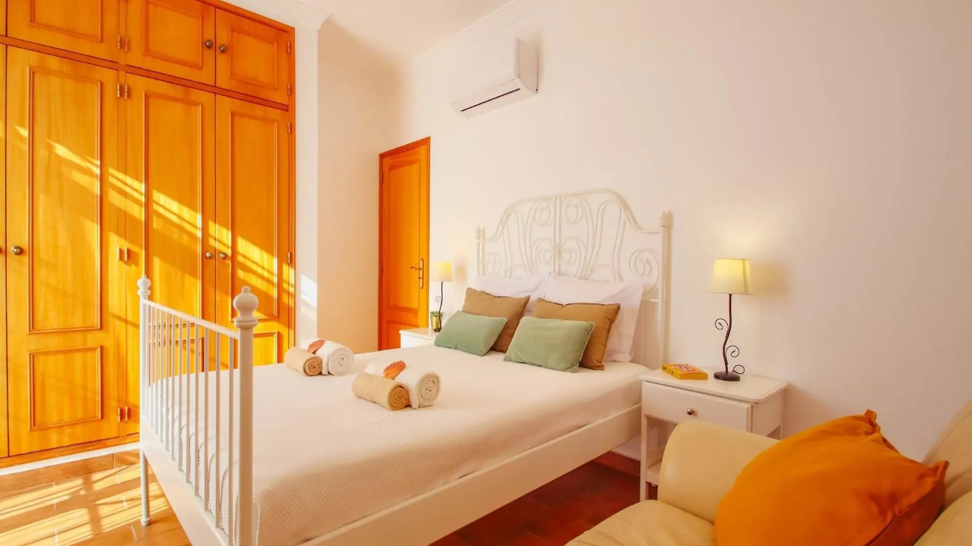 Charming Villa With Private Pool Albufeira